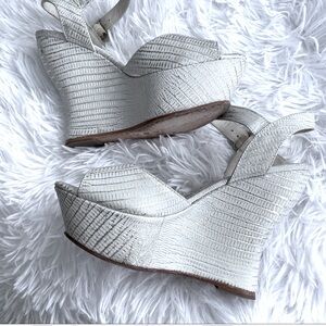 Alice + Olivia Stacy Bendet Jana metallic leather platform heels sandals 38